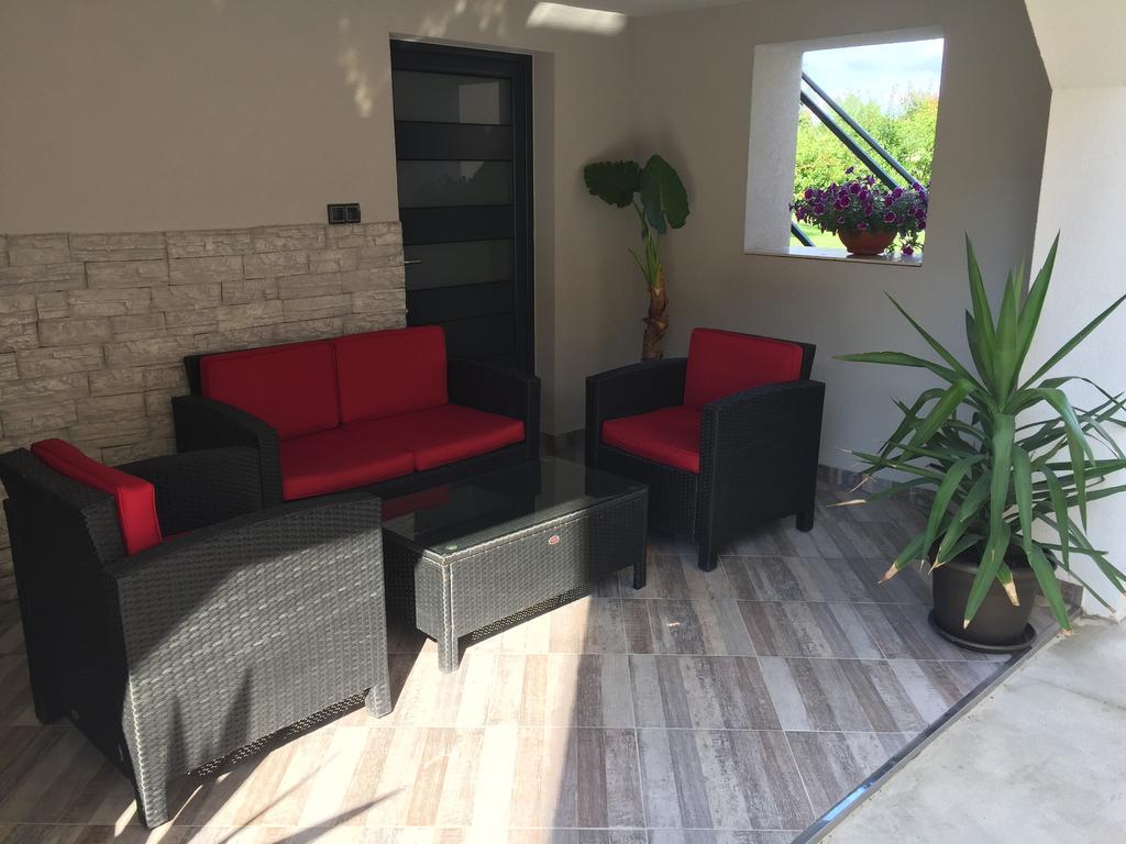 Apartmani Mila Laktaši Εξωτερικό φωτογραφία