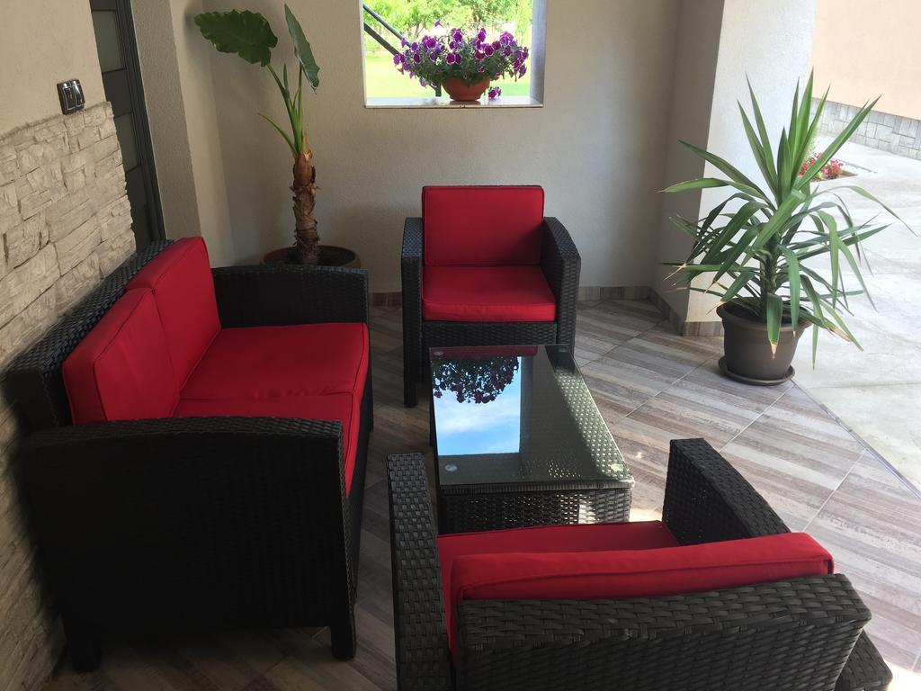 Apartmani Mila Laktaši Εξωτερικό φωτογραφία