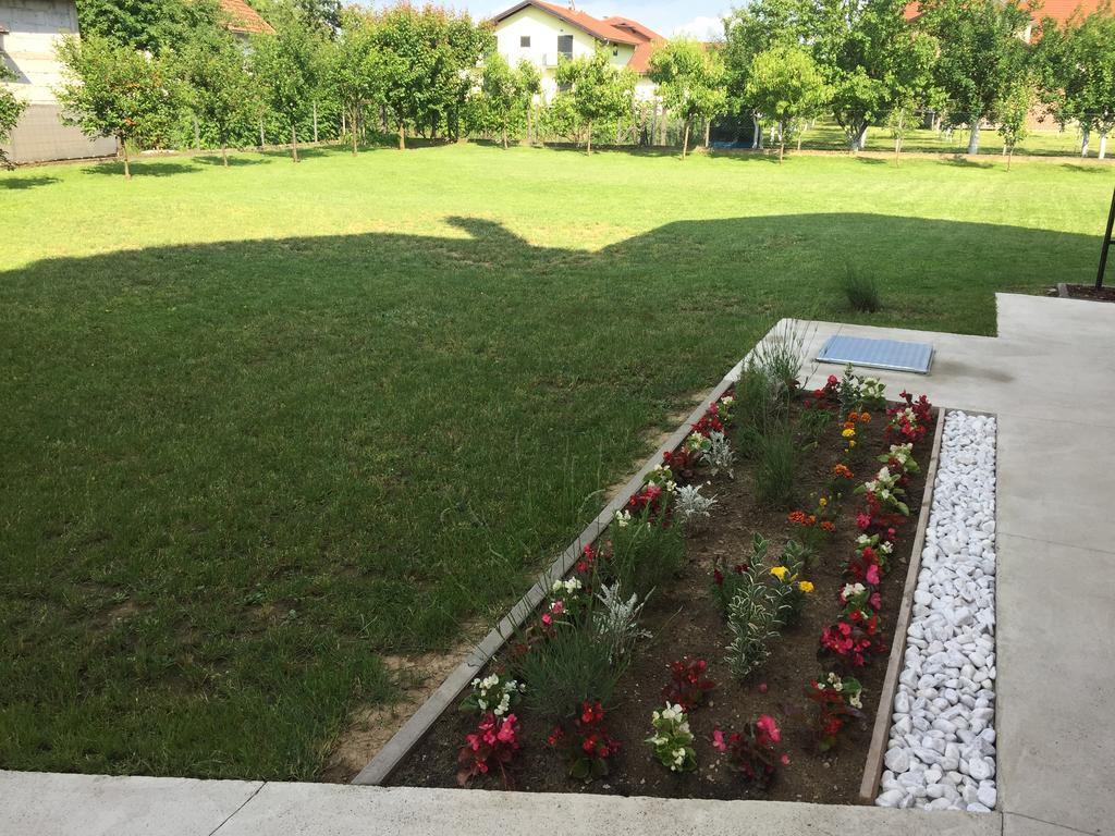 Apartmani Mila Laktaši Εξωτερικό φωτογραφία