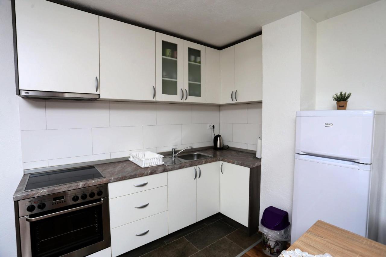 Apartmani Mila Laktaši Εξωτερικό φωτογραφία
