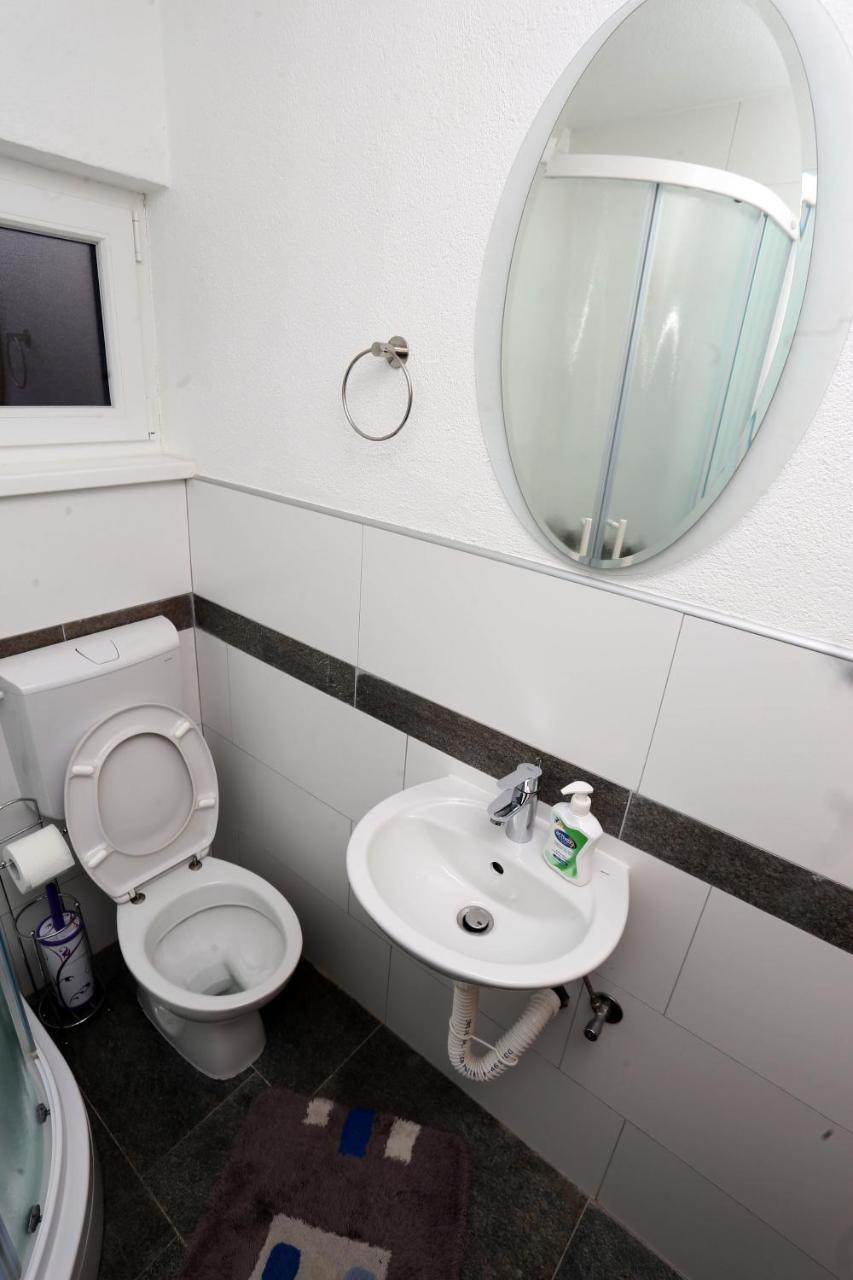 Apartmani Mila Laktaši Εξωτερικό φωτογραφία